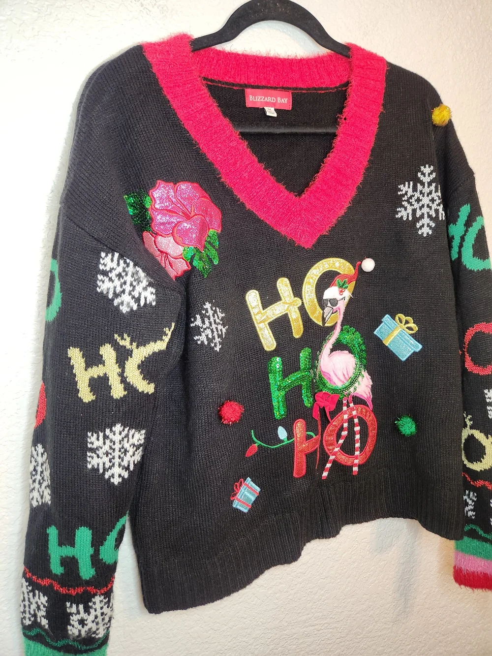 Blizzard bay Flamingo ho ho ho Black & Pink Holiday V‑Neck Sweater M